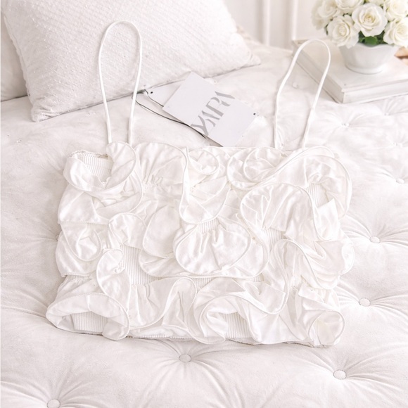 NWT Zara White Ribbed Crop Top With Raised Ruffles Thin Straps Size S - Picture 3 of 7